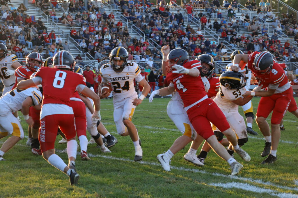 Game-breaking G-Men burst past Red Devils for dominant win