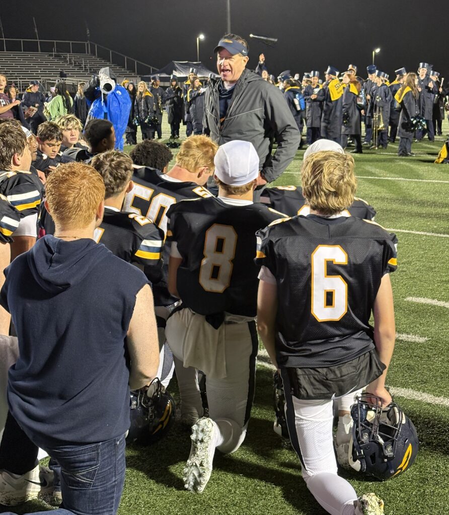 Football: Streetsboro keeps title hopes alive with impressive shutout over Woodridge