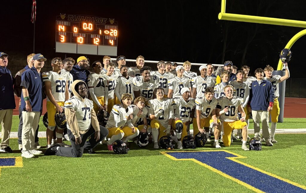 Football: Streetsboro fights through well-known adversity for title-clinching win